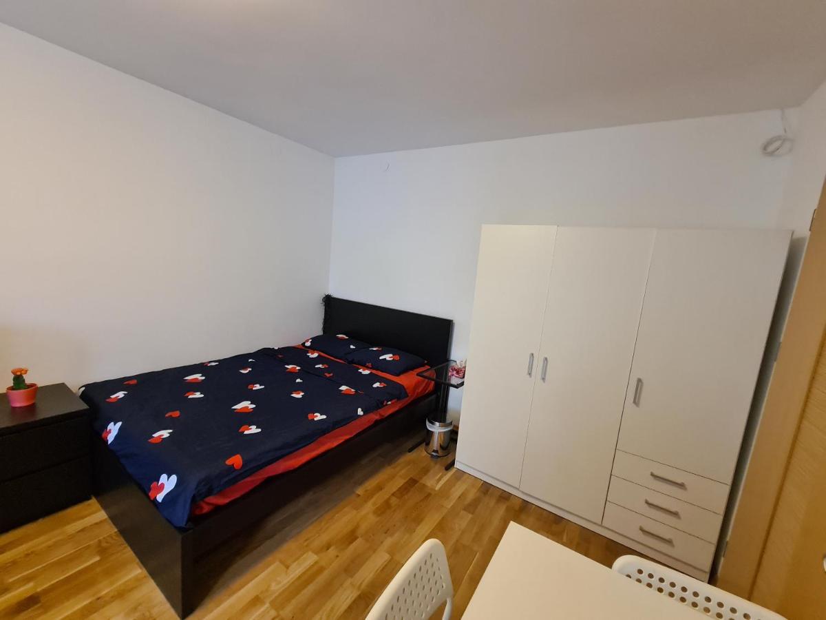 Mirrorroom Pl Citycenter Варшава Екстер'єр фото